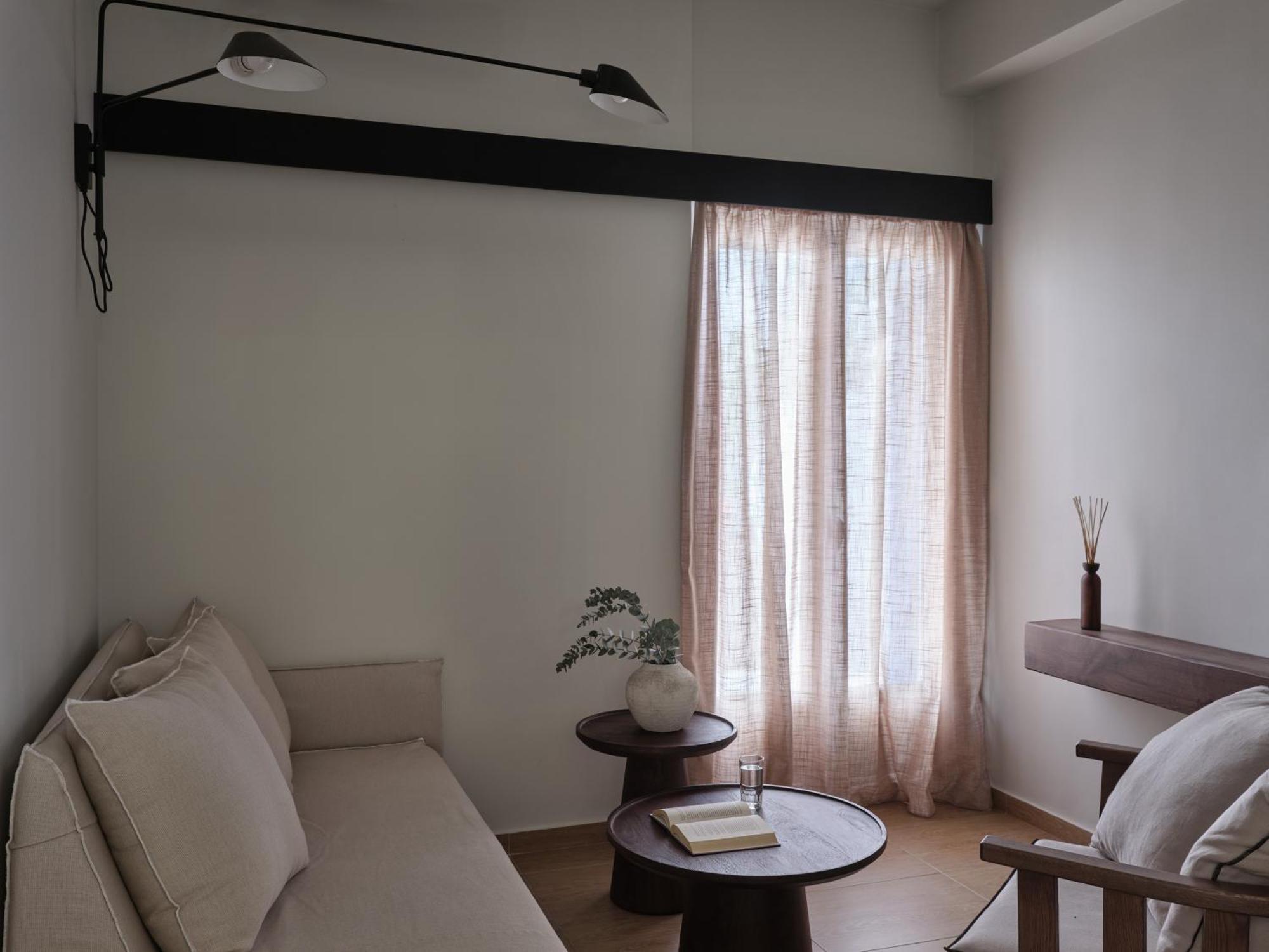 Loizos Stylish Residences Фира Екстериор снимка