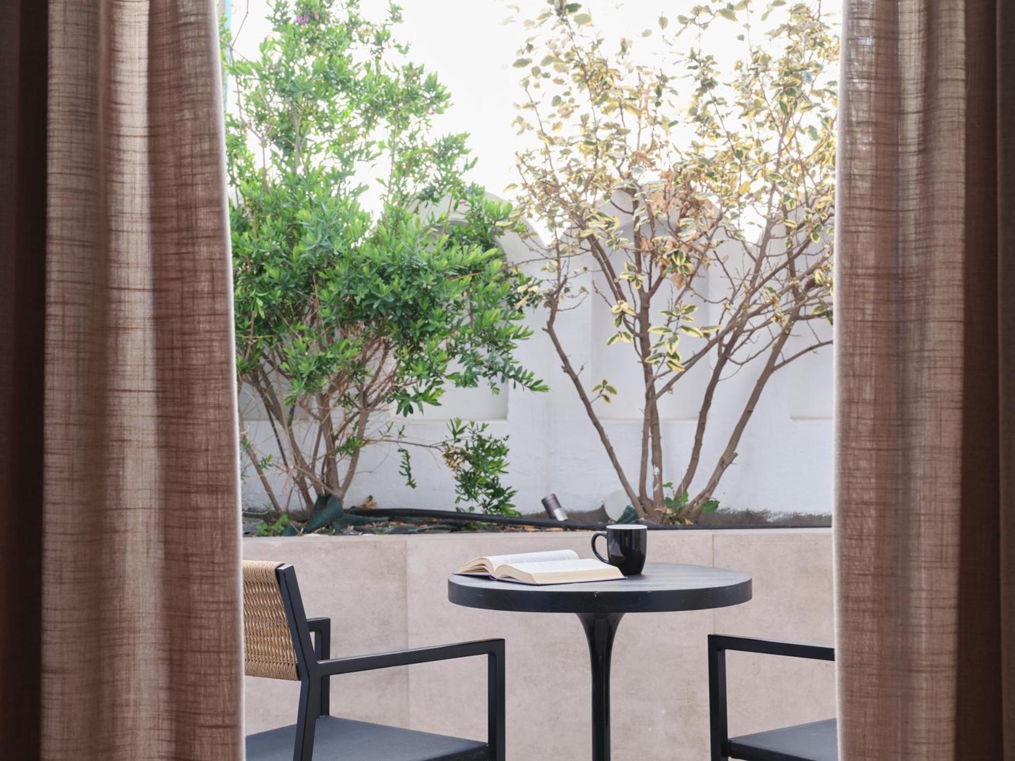 Loizos Stylish Residences Фира Екстериор снимка