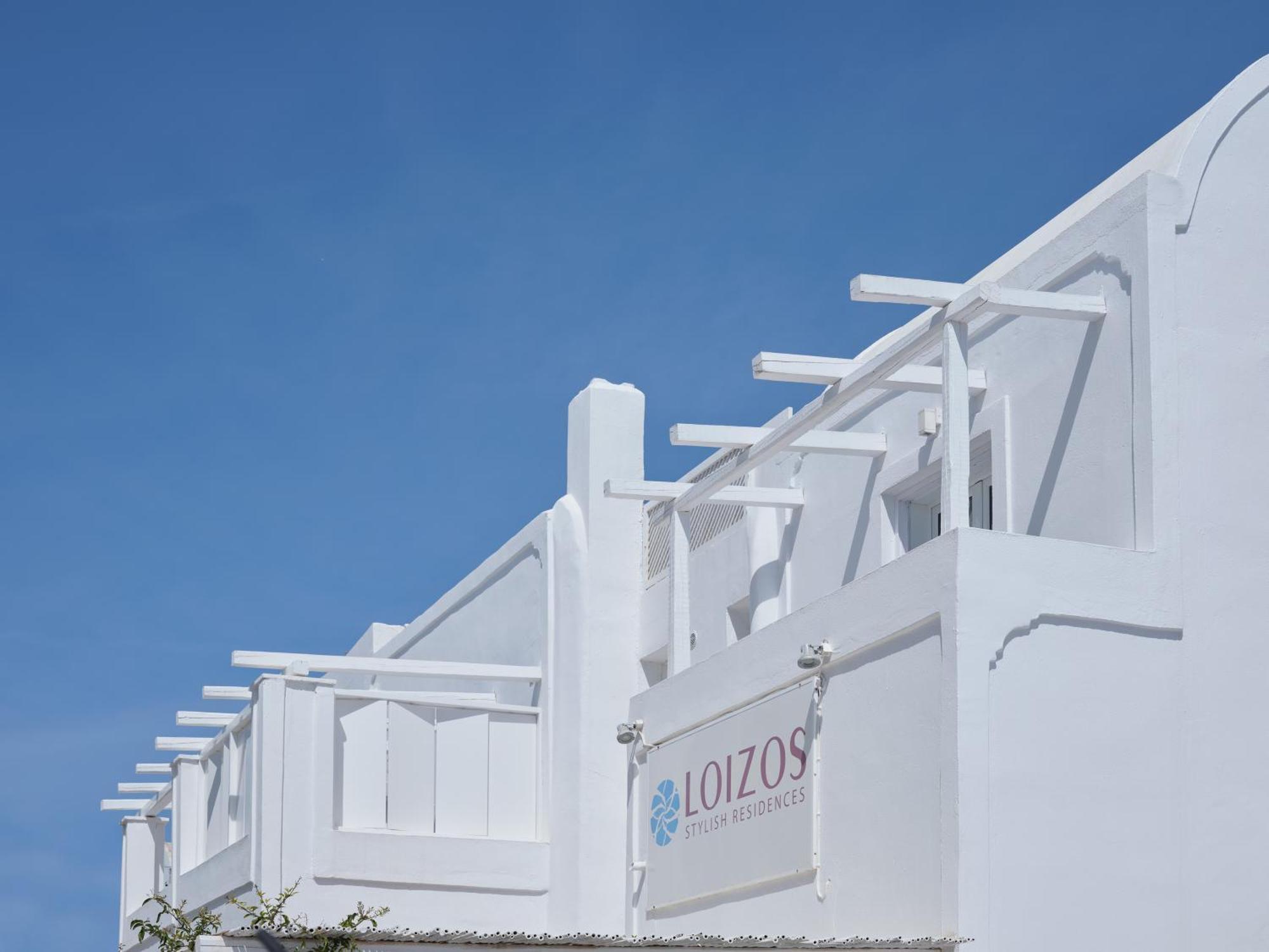 Loizos Stylish Residences Фира Екстериор снимка