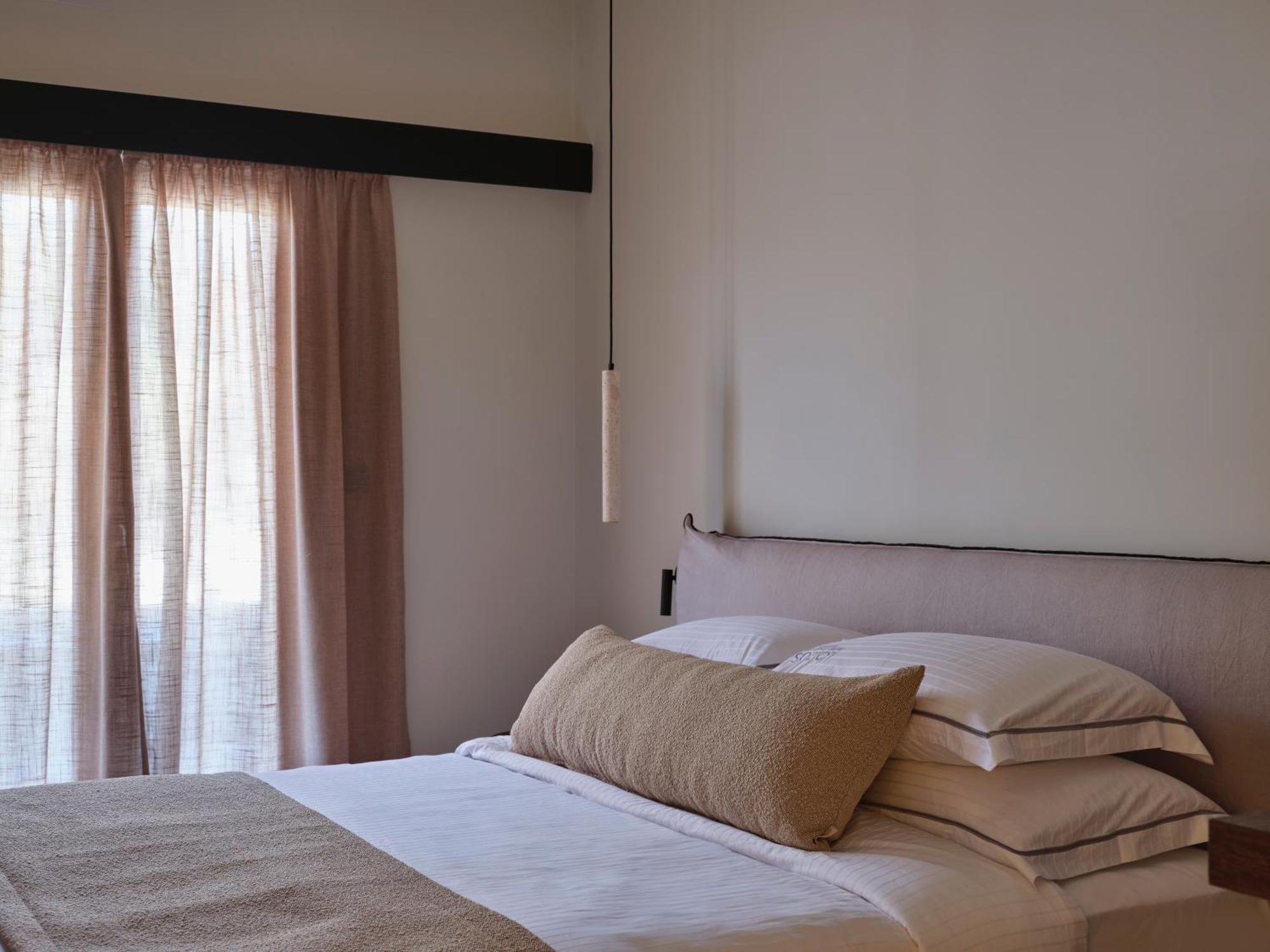 Loizos Stylish Residences Фира Екстериор снимка